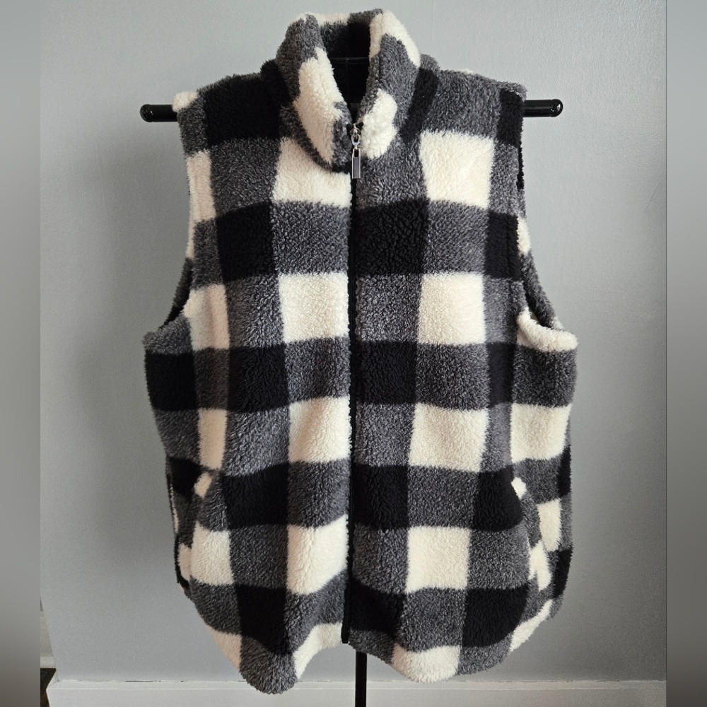 Maurices Women’s Sherpa Fleece Vest Buffalo Plaid Black White Check Full Zip